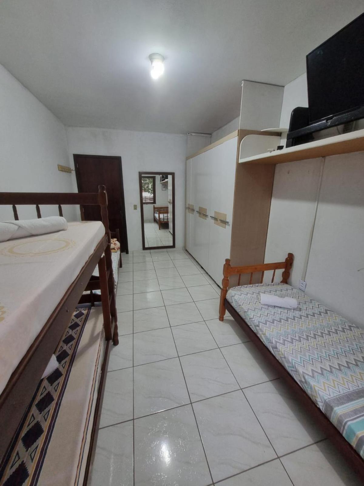 Pousada Happy Hostel Sao Francisco do Sul Bilik gambar